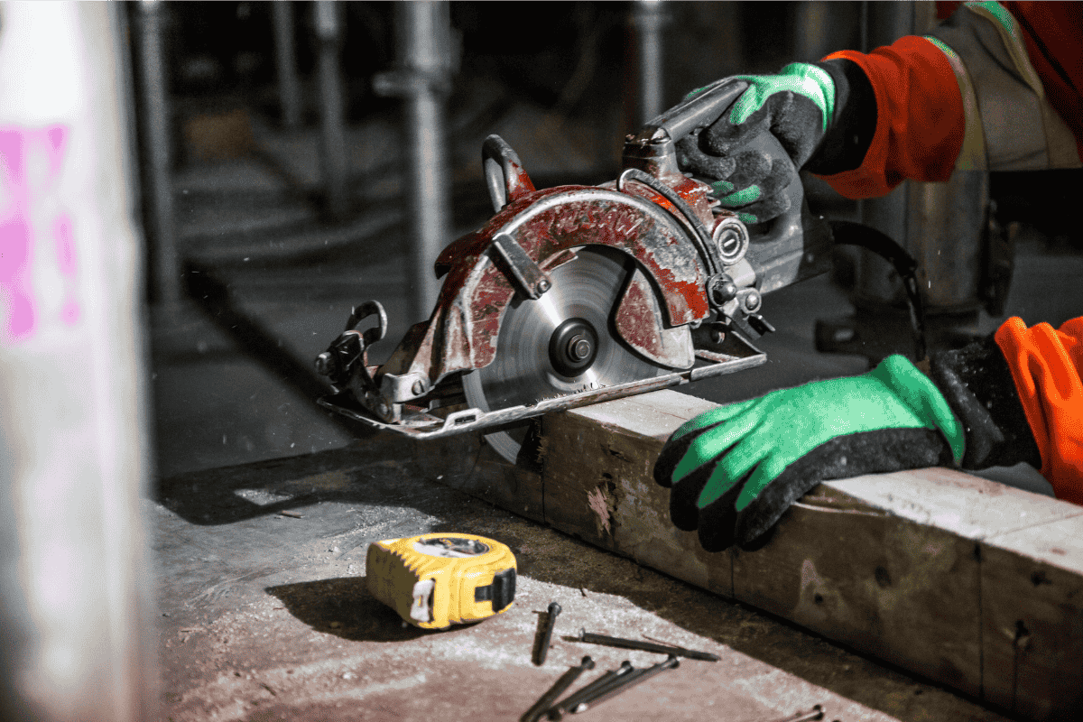 Using A Saw How to Use a Circular Saw Safely at Home (Beginnerβs Guide)
