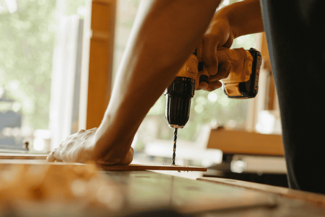 How to Use a Power Drill Safely (Beginner Guide) How to Use a Power Drill Safely (Beginner Guide)