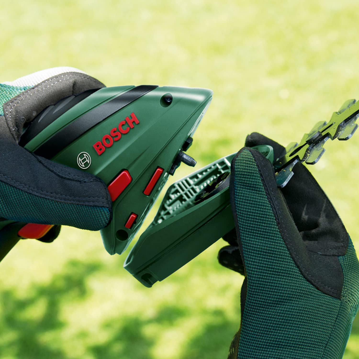 Bosch Cordless Edging Shear Set Isio (3.6 V, Blade Length: 12 cm, Tooth spacing: 8 mm, in Soft Bag Packaging)