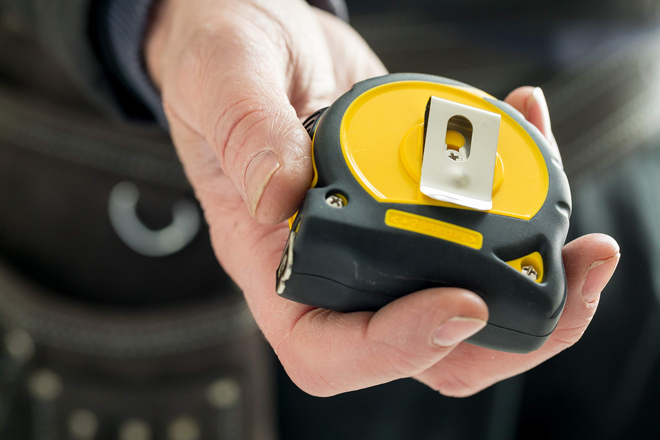 STANLEY FATMAX 8m/26' Tape Measure, Blade Armour Coating, 3.3m Standout, Magnetic Hook End, 0-33-726