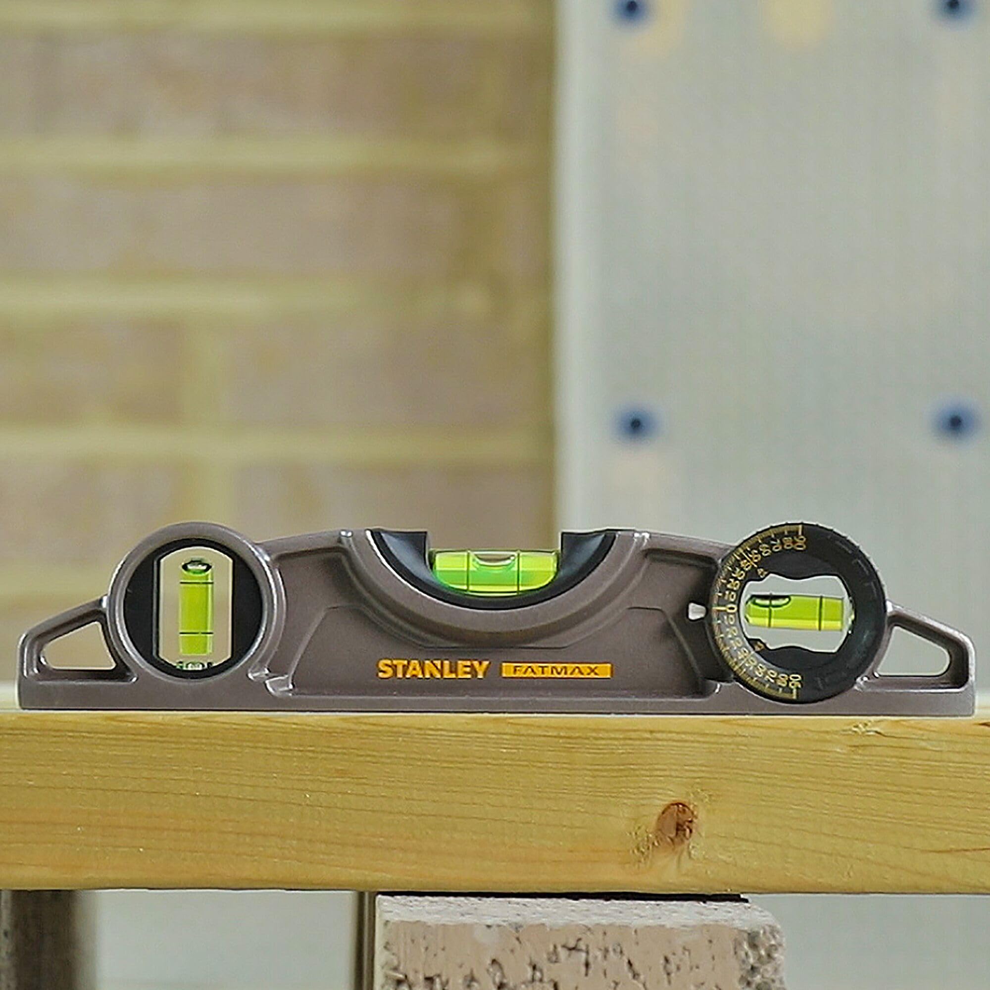 STANLEY Torpedo Level Heavy Duty Aluminium Body and Magnetic Base Including 3 Reversible Vials 0-43-609, Grey/White, 25cm