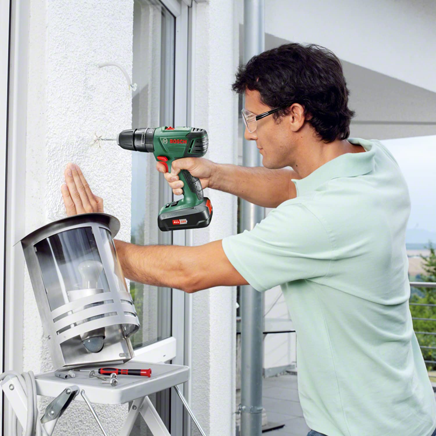 Bosch Cordless Combi Drill PSB 1800 LI-2 (2 batteries, 18 Volt System, in carrying case)