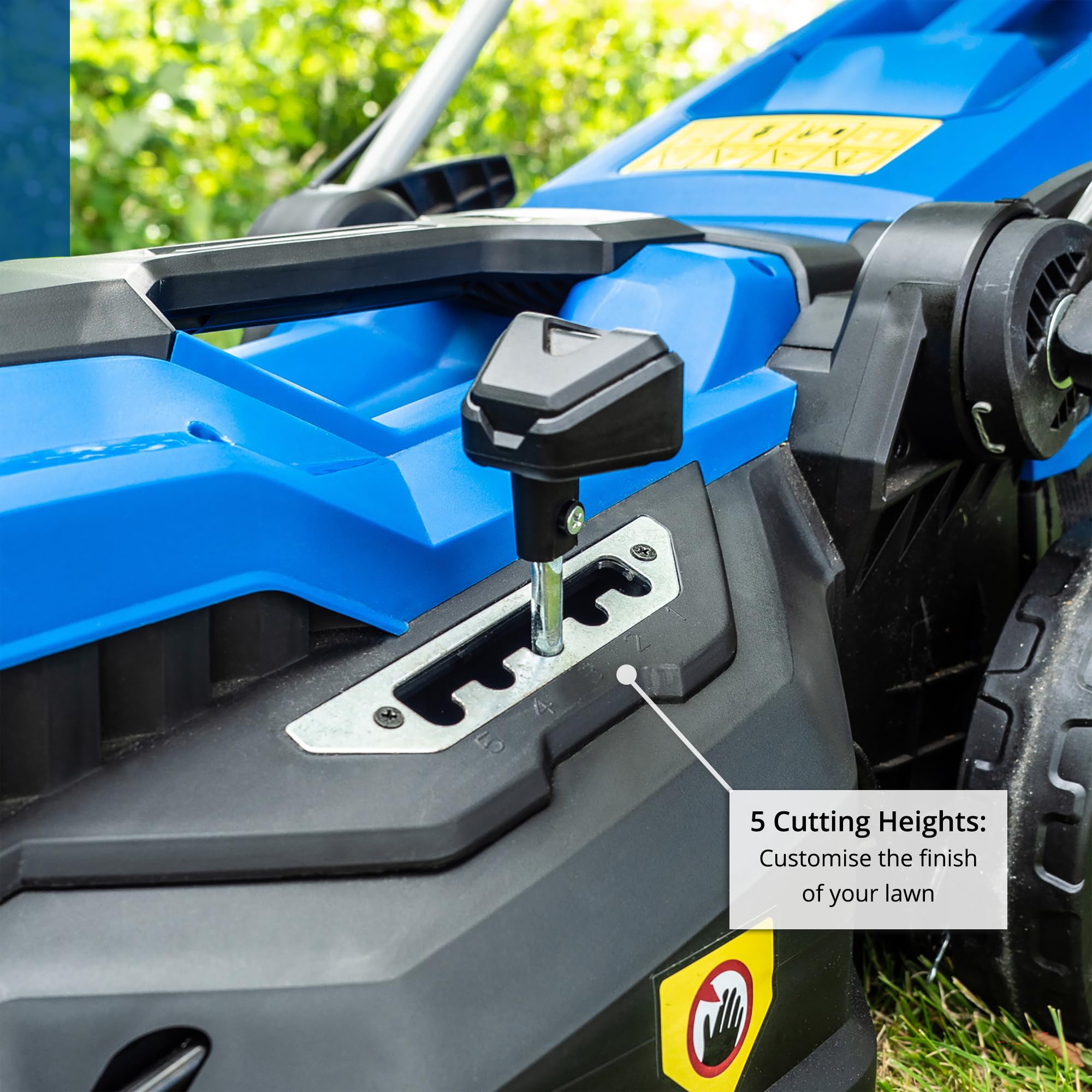 Hyundai 15'' / 38cm 1600w Electric Lawnmower with Rear Roller with Mulching Feature 40 Litre Collection Bag and 5 Cutting Heights with 10m Power Cable
