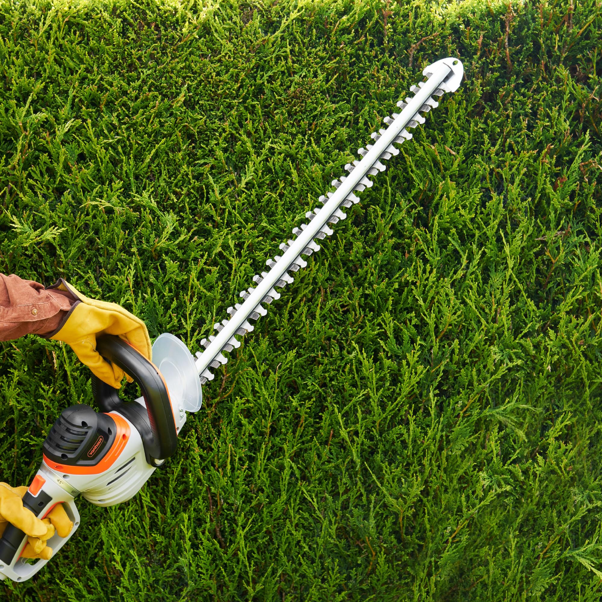 VonHaus Hedge Trimmer 710W – Electric Lightweight Cutter for Hedges, Branches, Shrubs, Twigs – Comes with Blade Cover, 10m Cable, 61cm Blade, Rotating Handle, 2 Stage Safety Trigger